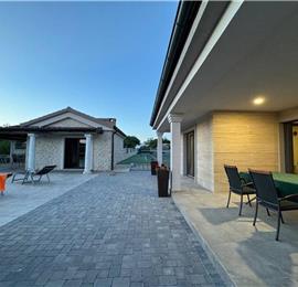 2 bedroom villa with heated pool & tennis court near Zadar, sleeps 4